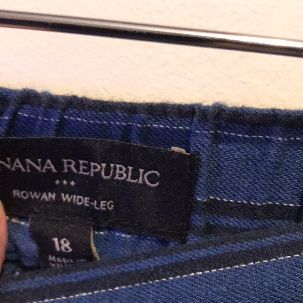Banana Republic size 18 crop pants. - Picture 4 of 6